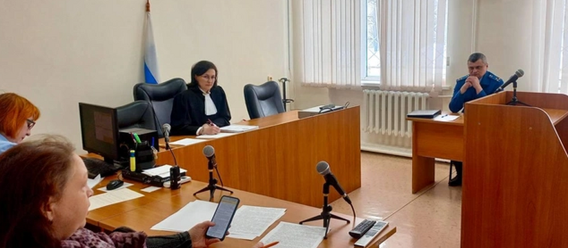 В Кузбассе задержали мужчину, годами насиловавшего несовершеннолетнюю падчерицу Ижморский районный суд постановил заключить под...